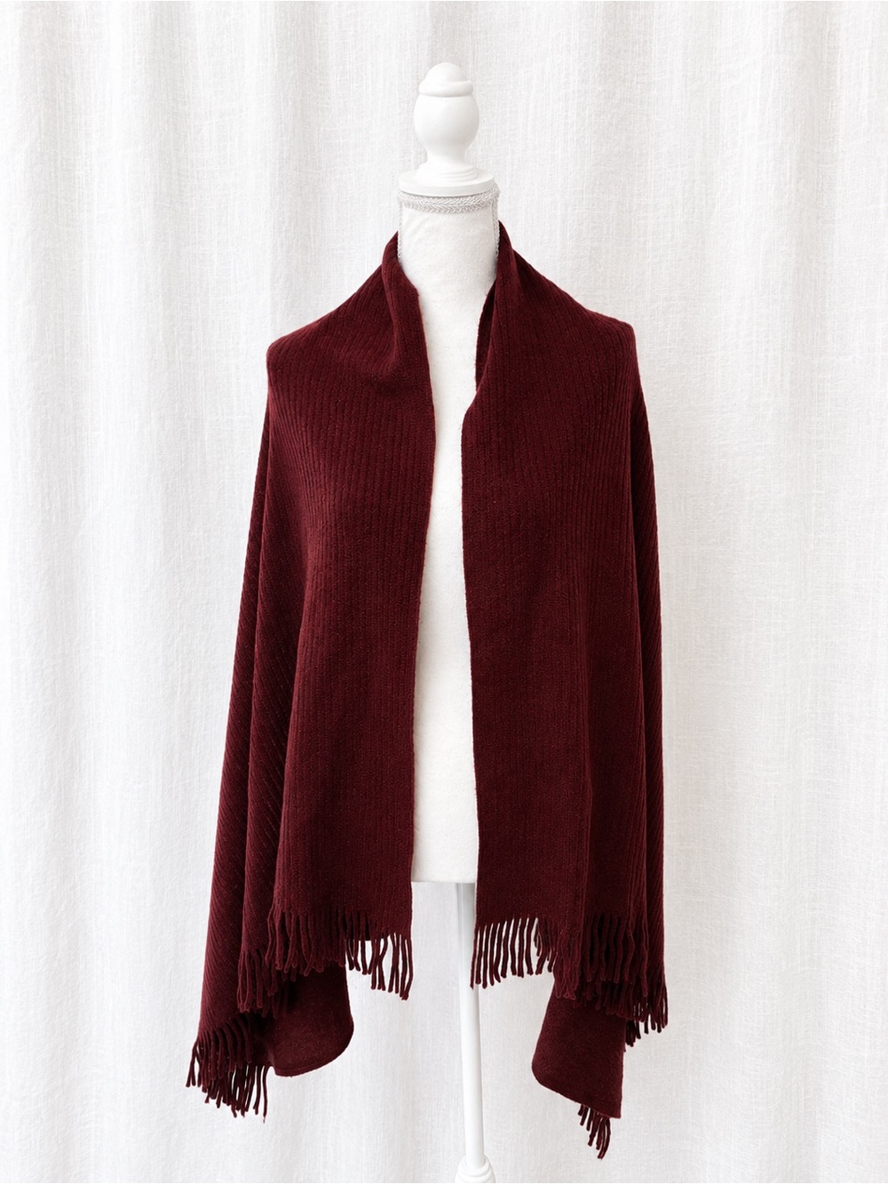 ALFRED SUNG Deep Burgundy Knit Fringe Wrap